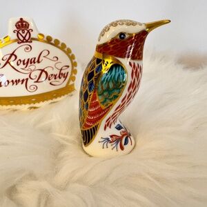 Royal Crown Derby Hummingbird Figurine. Gold stopper dated 1993. EUC.
